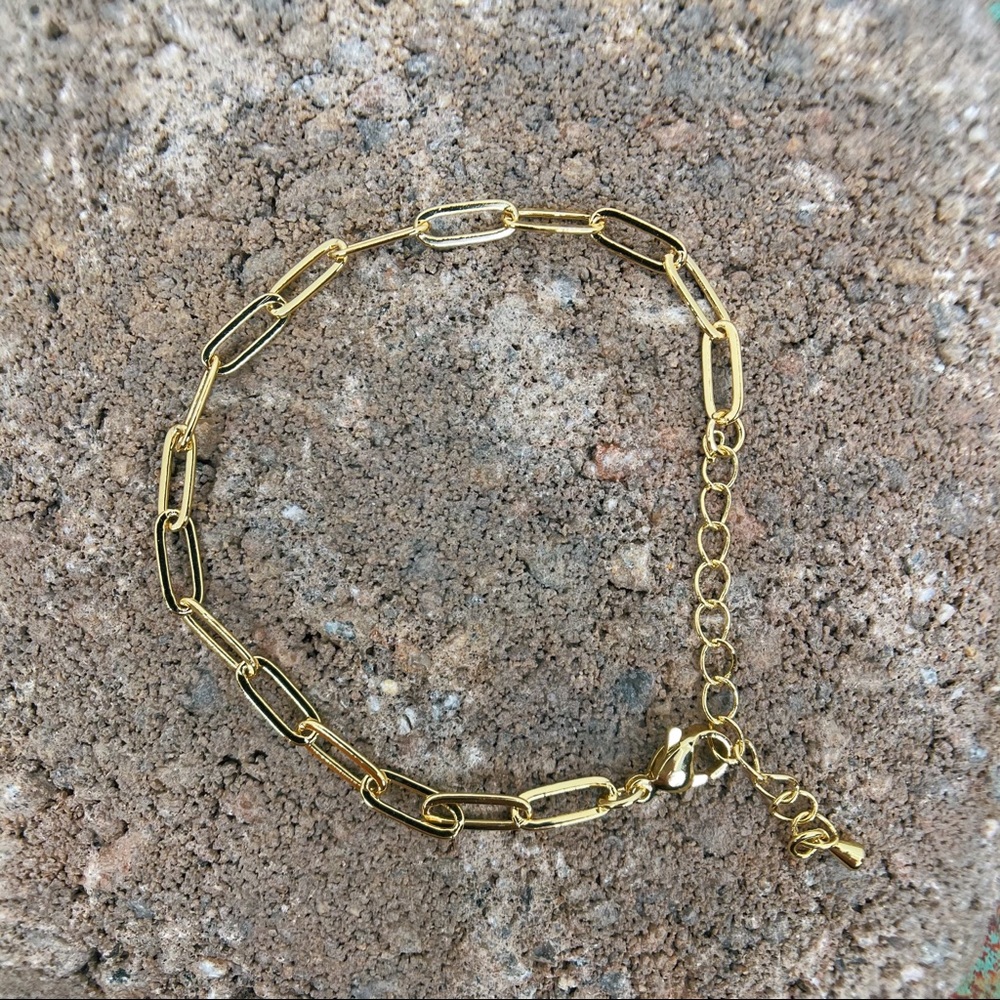 Last 1! 14k Gold Plated Medium Paperclip Chain Bracelet - Picture 2 of 4
